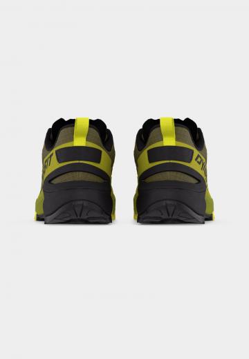 Походные кроссовки