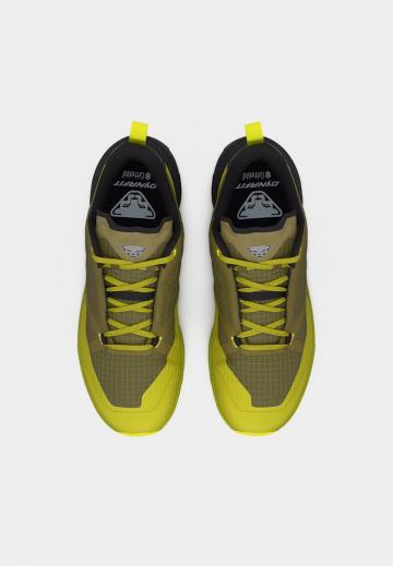 Походные кроссовки