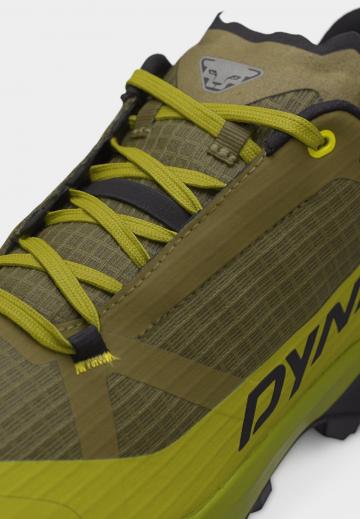 Походные кроссовки