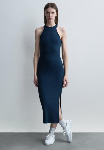 Вязаное платье