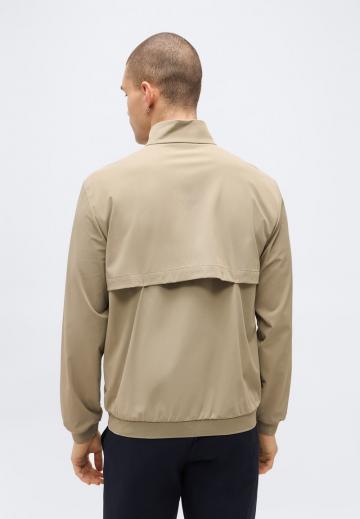 Спортивная куртка