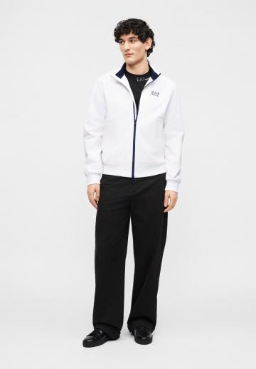 Спортивная куртка