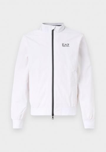 Спортивная куртка