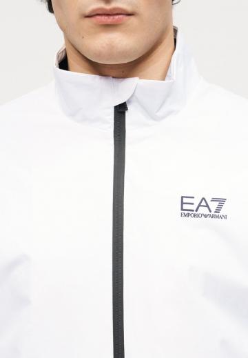 Спортивная куртка