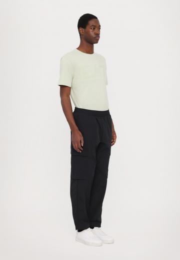 Брюки с накладными карманами