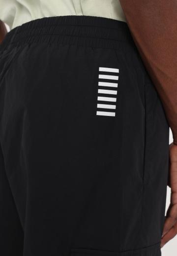 Брюки с накладными карманами