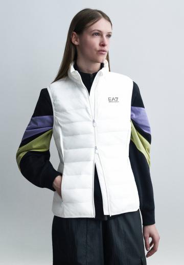 Пуховой жилет