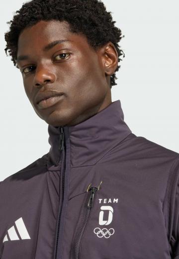 Спортивная куртка