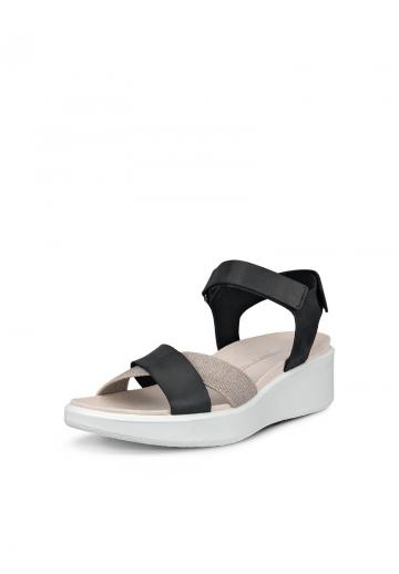 Босоножки на танкетке