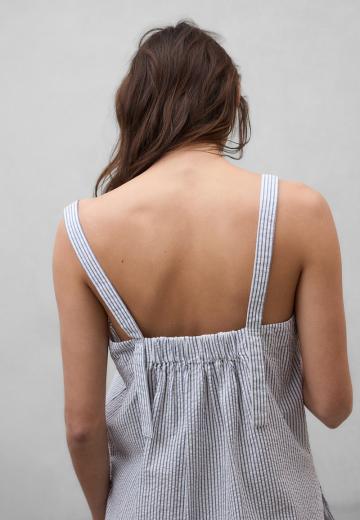 Блузка без рукавов