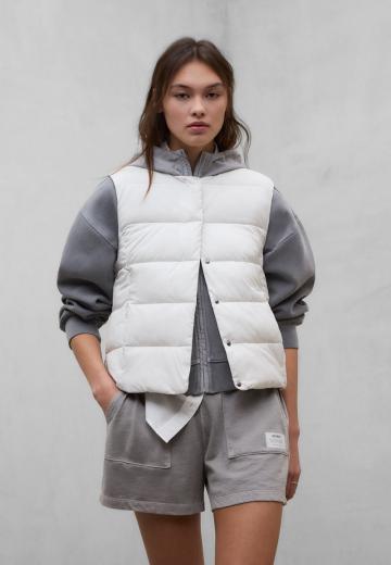 Пуховой жилет