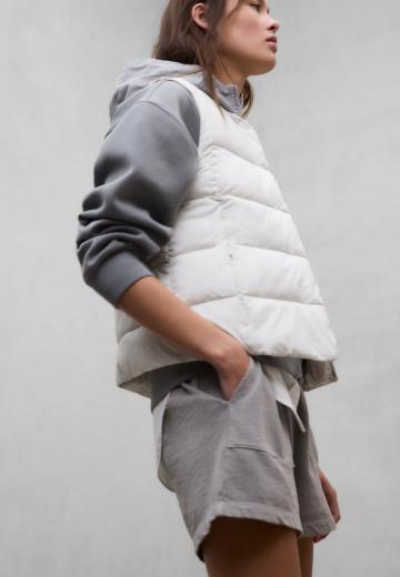 Пуховой жилет