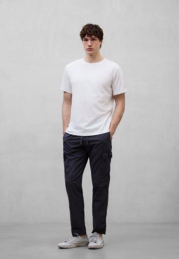 Брюки с накладными карманами