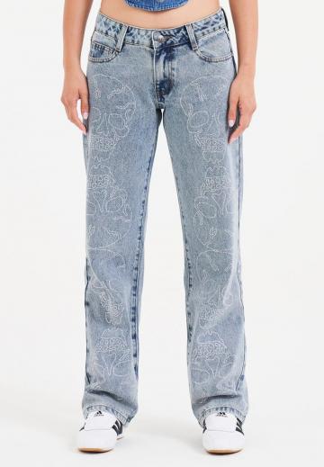 Прямые джинсы