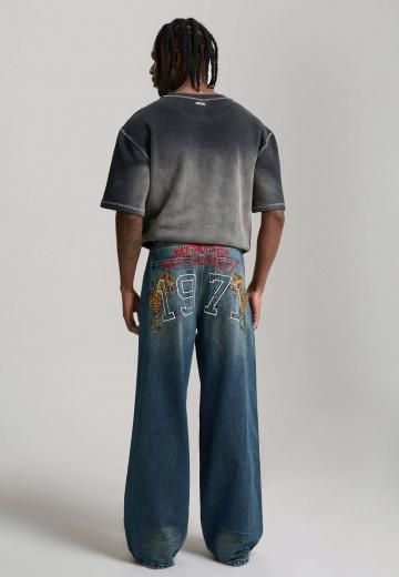 Прямые джинсы