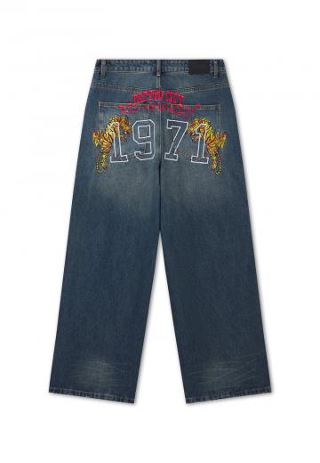 Прямые джинсы