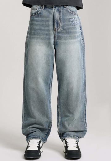 Прямые джинсы