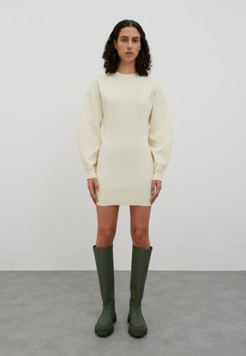 Вязаное платье