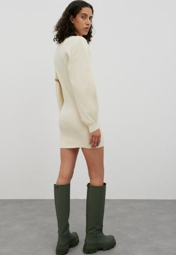 Вязаное платье