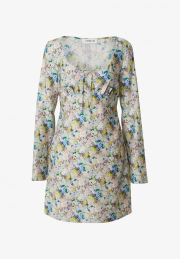 Короткое платье