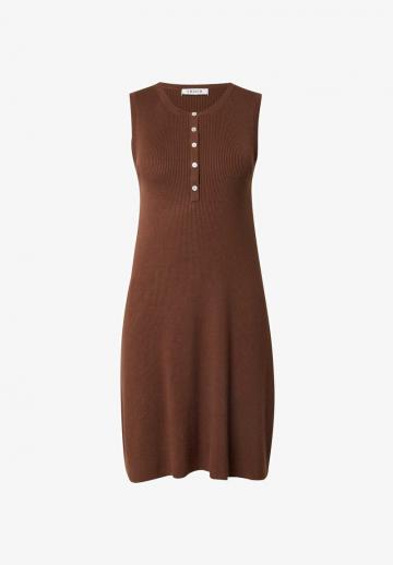 Вязаное платье