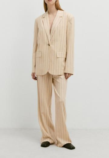 Короткое пальто