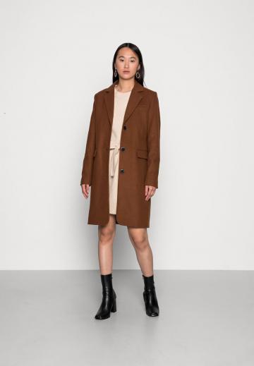 Вязаное платье