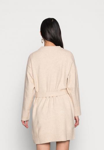 Вязаное платье