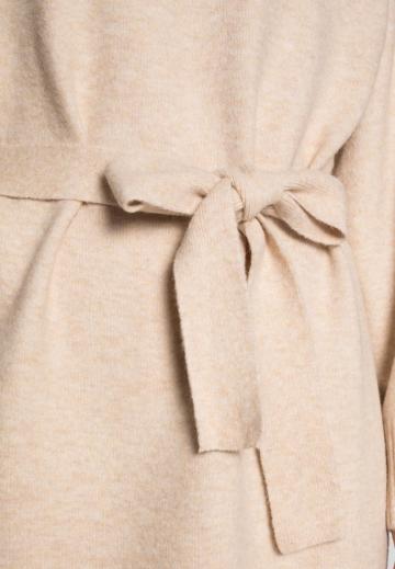 Вязаное платье