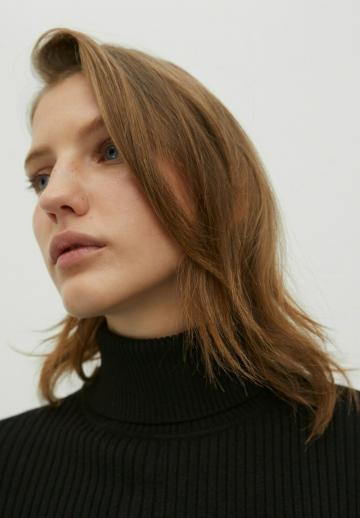 Вязаное платье