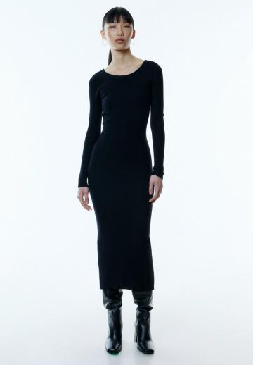 Вязаное платье