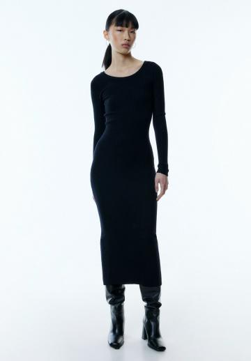 Вязаное платье