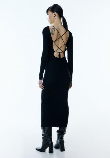 Вязаное платье