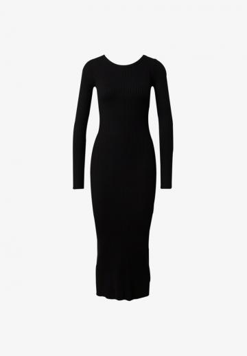 Вязаное платье