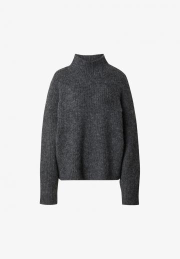 Длинный пуловер