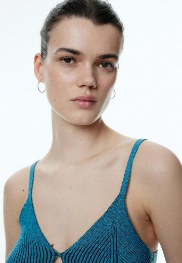 Топ на бретельках