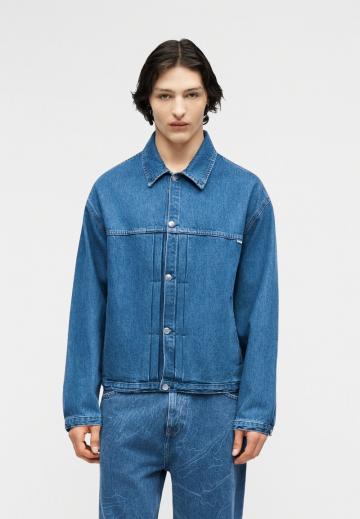 Джинсовая куртка