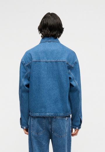 Джинсовая куртка