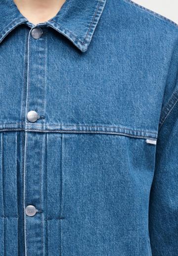 Джинсовая куртка