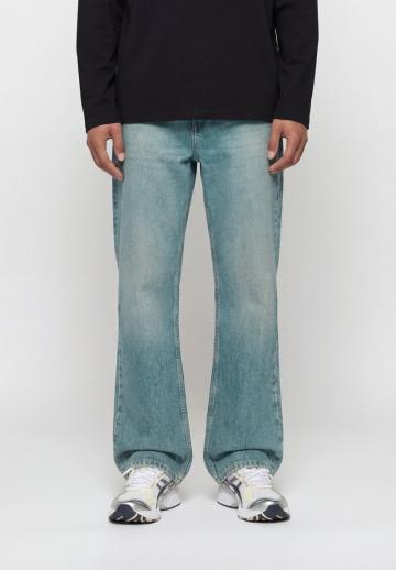 Клешеные джинсы