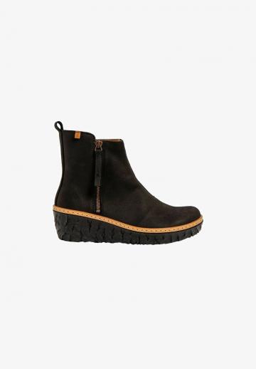 Сапожки на танкетке