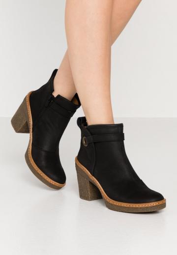 Полусапожки на высоком каблуке