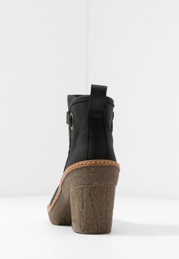 Полусапожки на высоком каблуке