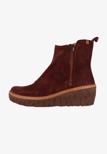 Сапожки на танкетке