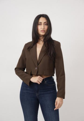 Короткий блейзер