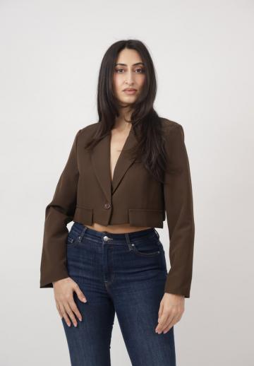 Короткий блейзер