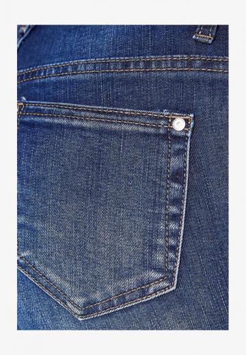 Узкие джинсы