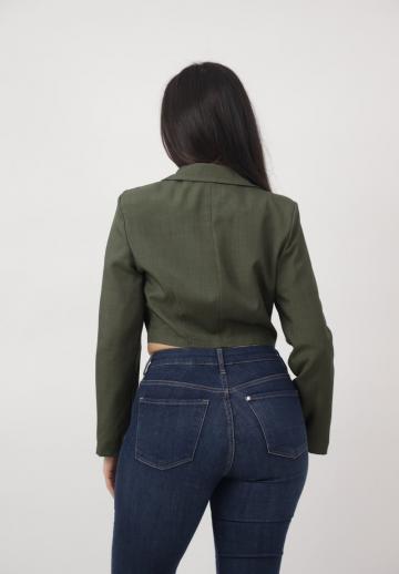 Короткий блейзер
