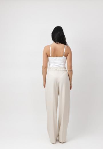 Топ на бретельках