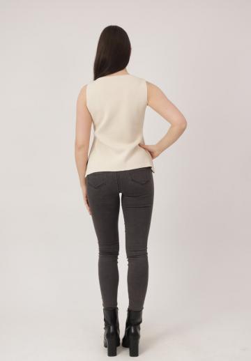 Блузка без рукавов